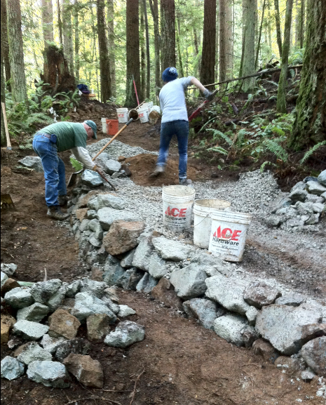 wall_near_picnic_table